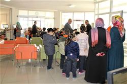 07.11.2016 tarihinde Safa Koleji 2. Sınıf öğrencileri ve öğretmenleri için kütüphanemizde oryantasyon yapıldı (1).JPG