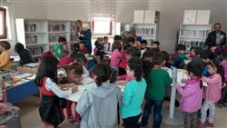 05.04.2017 tarihinde Malazgirt Anaokulu öğretmen ve öğrencileri için kütüphanemizde ikinci grup için oryantasyon çalışması yapıldı (10).jpeg