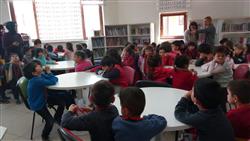 05.04.2017 tarihinde Malazgirt Anaokulu öğretmen ve öğrencileri için kütüphanemizde ikinci grup için oryantasyon çalışması yapıldı (11).jpeg