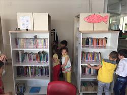 Şaban Fazlıoğlu Anaokulu öğrenci ve öğretmenleri kütüphanemizi ziyaret ederek kütüphane kullanımı hakkında bilgiler aldılar (7).jpg