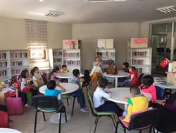 Şaban Fazlıoğlu Anaokulu öğrenci ve öğretmenleri kütüphanemizi ziyaret ederek kütüphane kullanımı hakkında bilgiler aldılar (6).jpg