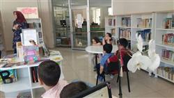 Nermin Eminoğlu Anaokulu öğrencileri ve öğretmenleri kütüphanemizi ziyaret ederek kütüphane kullanımı hakkında bilgi aldılar (5).jpg