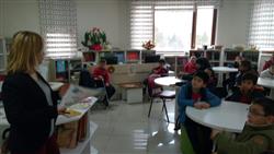 25.12.2017 tarihinde Mehmet Sepici 60. Yıl  Cumhuriyet İlkokulu öğretmen ve öğrencileri için kütüphanemizde oryantasyon çalışması yapıldı (5).jpg