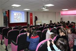 11.04.2018 tarihinde saat 15.00 ‘da Pembe Başyazıcıoğlu Anaokulu öğretmen ve öğrencileri için kütüphanemizde oryantasyon çalışması yapılmıştır.  (3).JPG