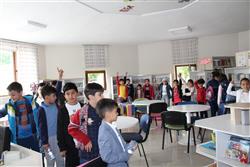 10.05.2018 tarihinde Mustafa Yazar İlkokulu öğretmen ve öğrencileri için kütüphanemizde oryantasyon çalışması yapılmıştır (1).JPG