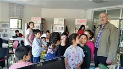 14.05.2018 tarihinde Arif Eminoğlu İlkokulu öğretmen ve öğrencileri için kütüphanemizde oryantasyon çalışması yapılmıştır (2).jpeg