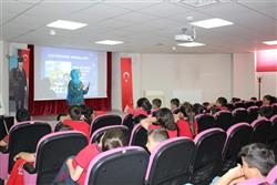 18.05.2018 tarihinde saat 10.30 ‘da Mustafa Özdal İlkokulu öğretmen ve öğrencileri için kütüphanemizde oryantasyon çalışması yapılmıştır (1).JPG