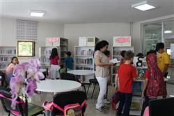 04.06.2018 tarihinde Osman Zeki Yücesan İlkokulu öğretmen ve öğrencileri için kütüphanemizde oryantasyon çalışması yapılmıştır (7).JPG