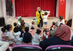 11.07.2018 tarihinde gönüllümüz Fatma Hanım ile 3-6 yaş grubu için Okuma ve Sanat Atölyesini gerçekleştirdik.  (9).jpg