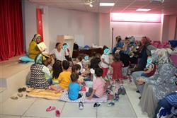 11.07.2018 tarihinde gönüllümüz Fatma Hanım ile 3-6 yaş grubu için Okuma ve Sanat Atölyesini gerçekleştirdik.  (8).jpg