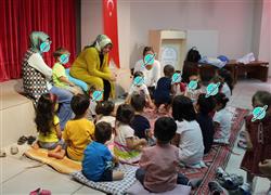 11.07.2018 tarihinde gönüllümüz Fatma Hanım ile 3-6 yaş grubu için Okuma ve Sanat Atölyesini gerçekleştirdik.  (4).jpg