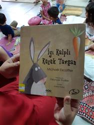 Kütüphanemizden “İyi Kalpli Küçük Tavşan” adlı hikayeyi okurken  (5).jpeg