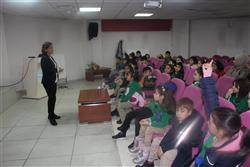 19.12.2019 tarihinde Hayriye Dabanoğlu İlkokulu öğretmen ve öğrencileri için kütüphanemizde oryantasyon çalışması yapılmıştır (1).JPG