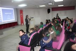 19.12.2019 tarihinde Hayriye Dabanoğlu İlkokulu öğretmen ve öğrencileri için kütüphanemizde oryantasyon çalışması yapılmıştır (2).JPG