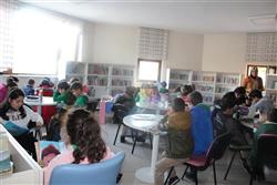 19.12.2019 tarihinde Hayriye Dabanoğlu İlkokulu öğretmen ve öğrencileri için kütüphanemizde oryantasyon çalışması yapılmıştır (3).JPG