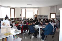 25.12.2019 tarihinde Besime Özderici İlkokulu öğretmen ve öğrencileri için kütüphanemizde oryantasyon çalışması yapılmıştır (4).JPG